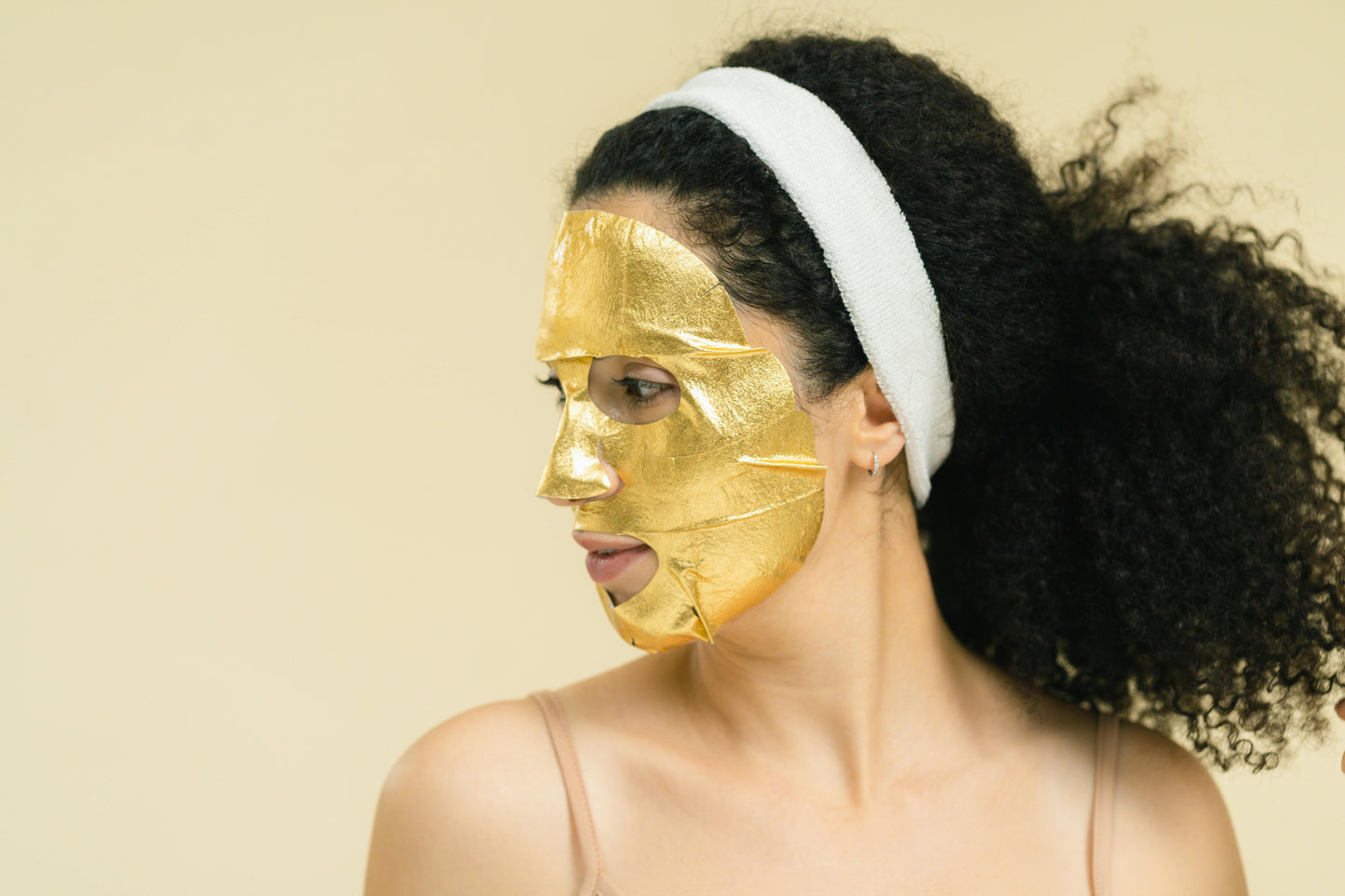 24k Gold Detox and Lift with Dermaplane and Brow Shaping